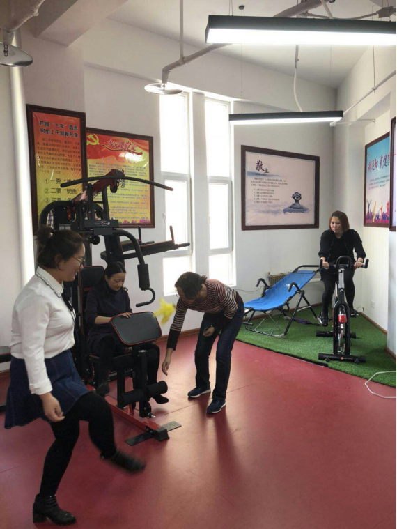 魅力女性、快樂巾幗